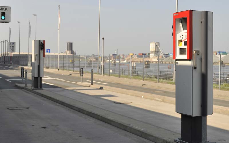 Lkw-Waage mit OAS Logistic Terminal im Hafen